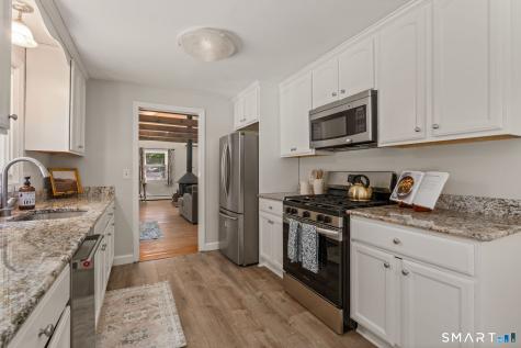 22 Willard Street Simsbury CT 06070