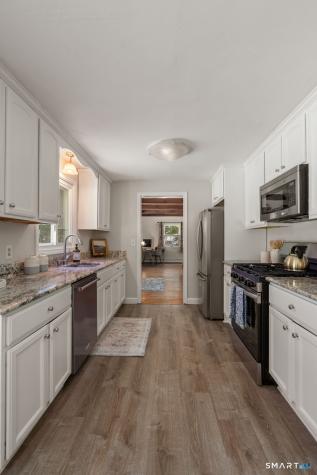 22 Willard Street Simsbury CT 06070