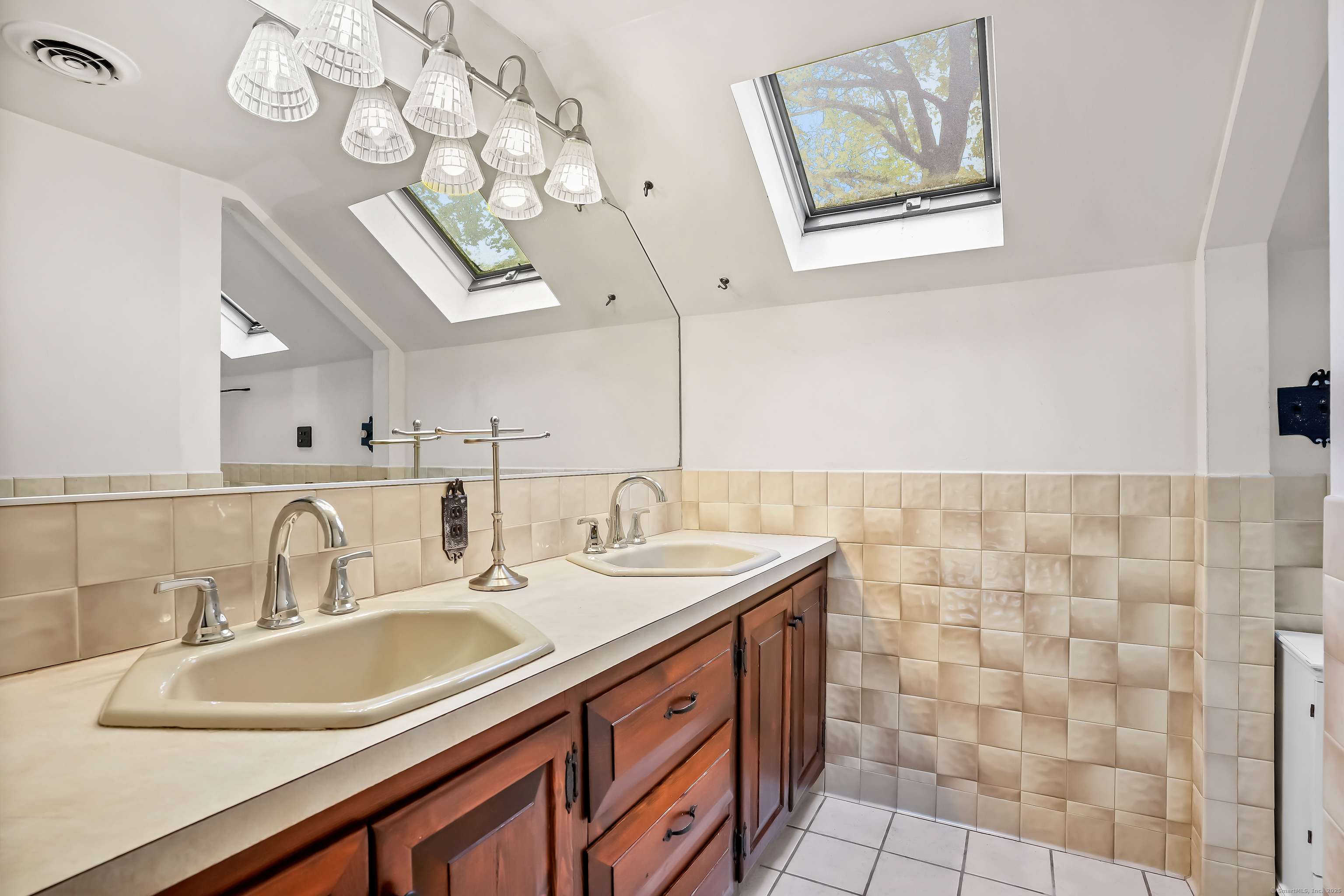 7 Mcneil Road Bethel CT 06801