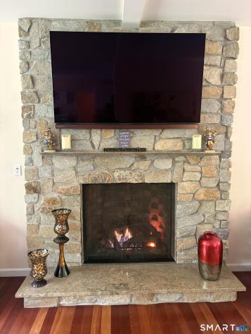 37 Oakwood Lane Hamden CT 06518