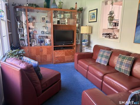 37 Oakwood Lane Hamden CT 06518