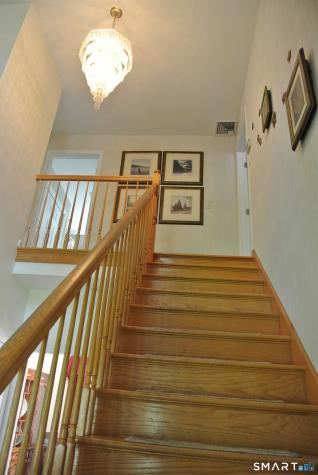 37 Oakwood Lane Hamden CT 06518
