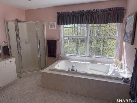 37 Oakwood Lane Hamden CT 06518