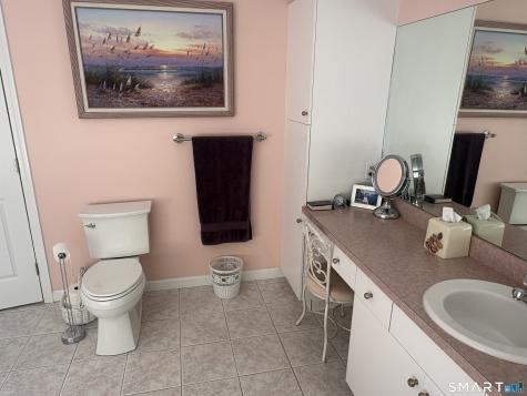 37 Oakwood Lane Hamden CT 06518