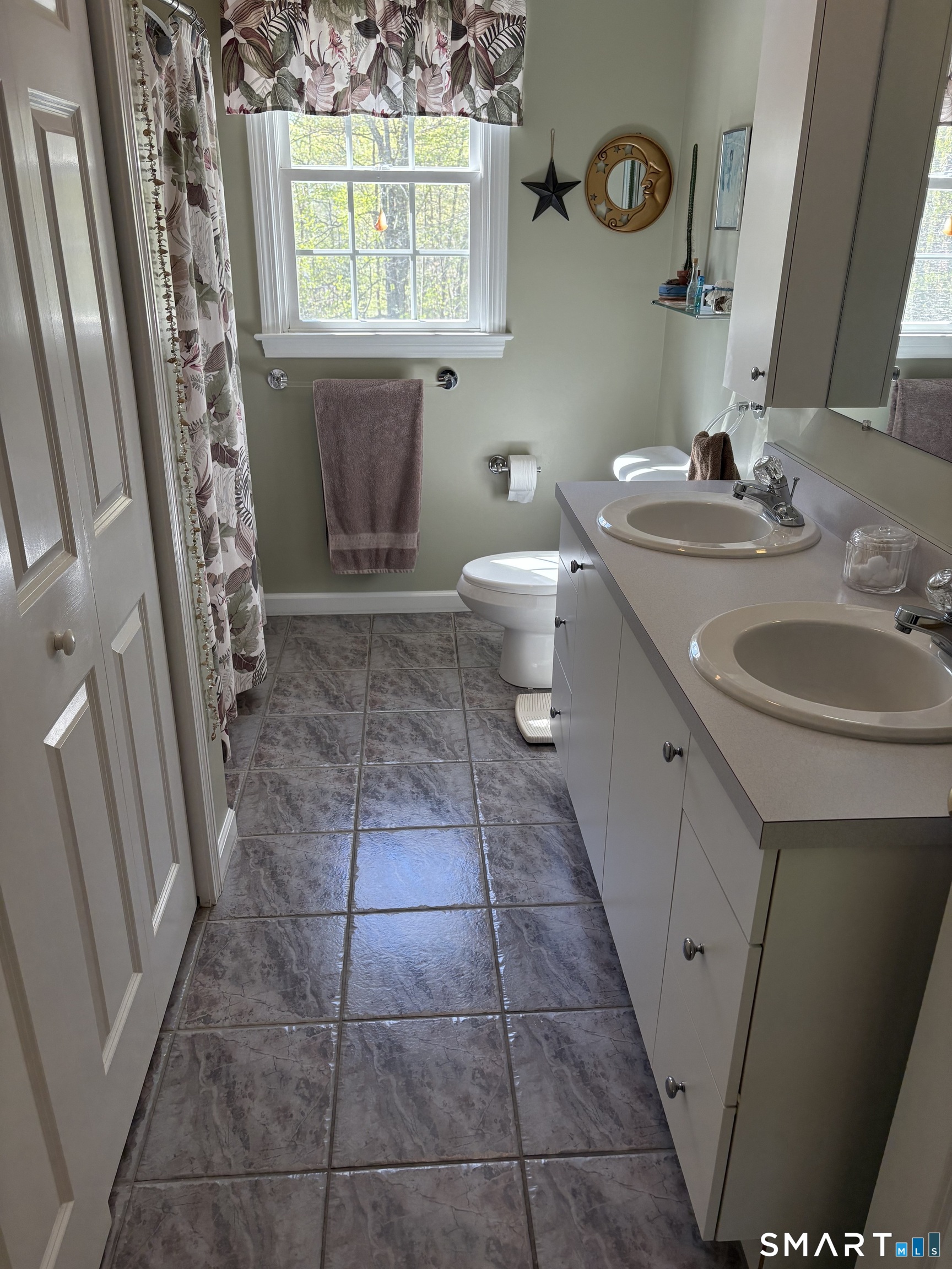 37 Oakwood Lane Hamden CT 06518