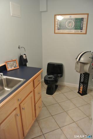 37 Oakwood Lane Hamden CT 06518