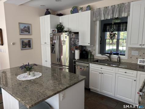 37 Oakwood Lane Hamden CT 06518