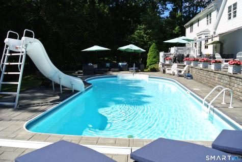 37 Oakwood Lane Hamden CT 06518