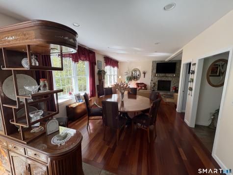 37 Oakwood Lane Hamden CT 06518