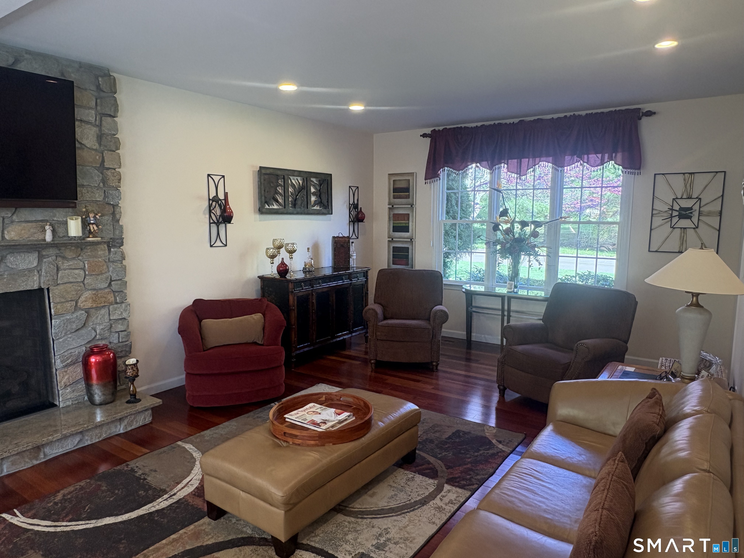 37 Oakwood Lane Hamden CT 06518
