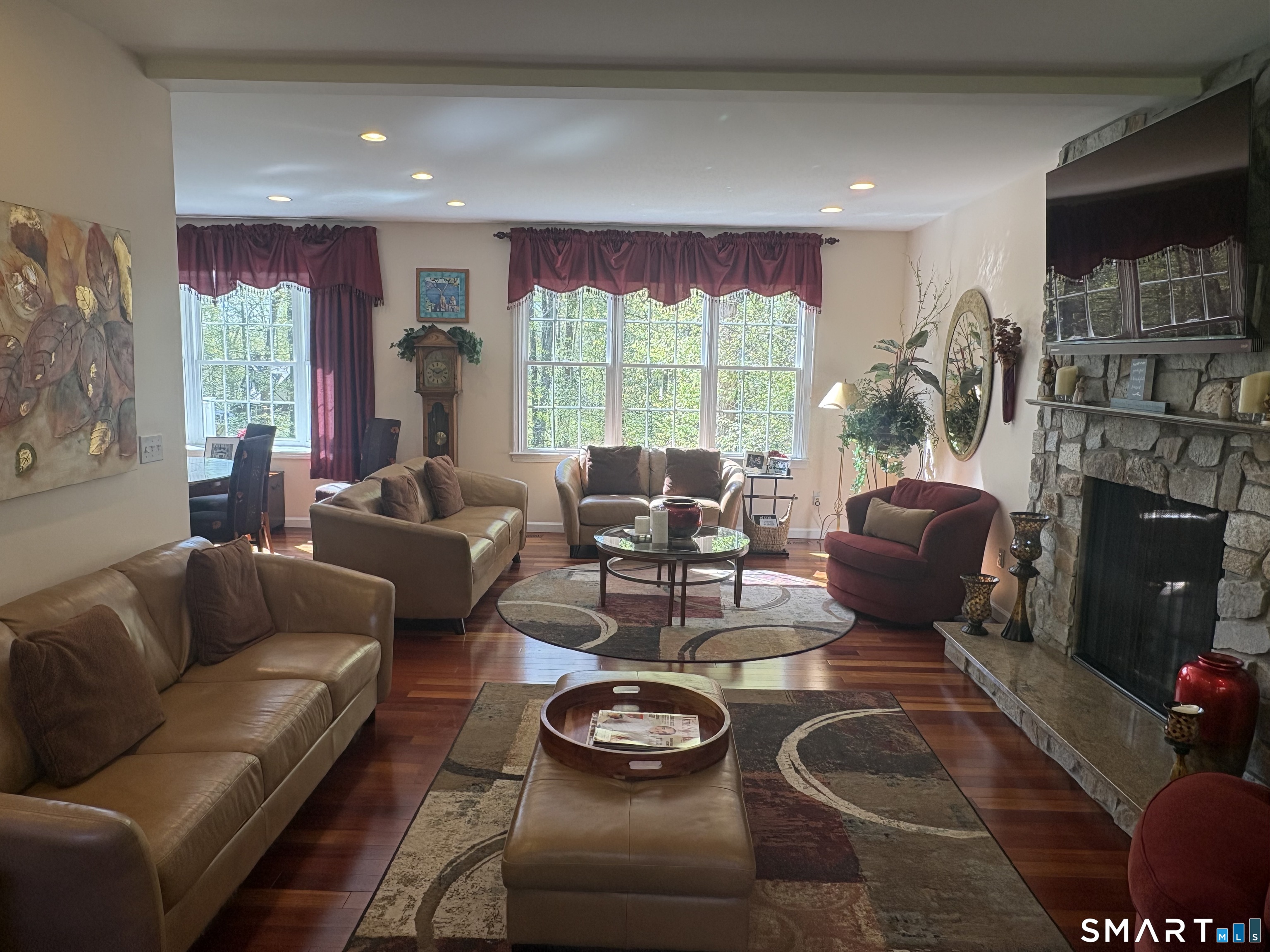 37 Oakwood Lane Hamden CT 06518
