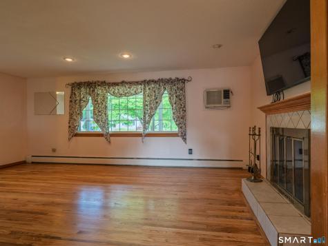 71 Crestwood Trail East Hartford CT 06118
