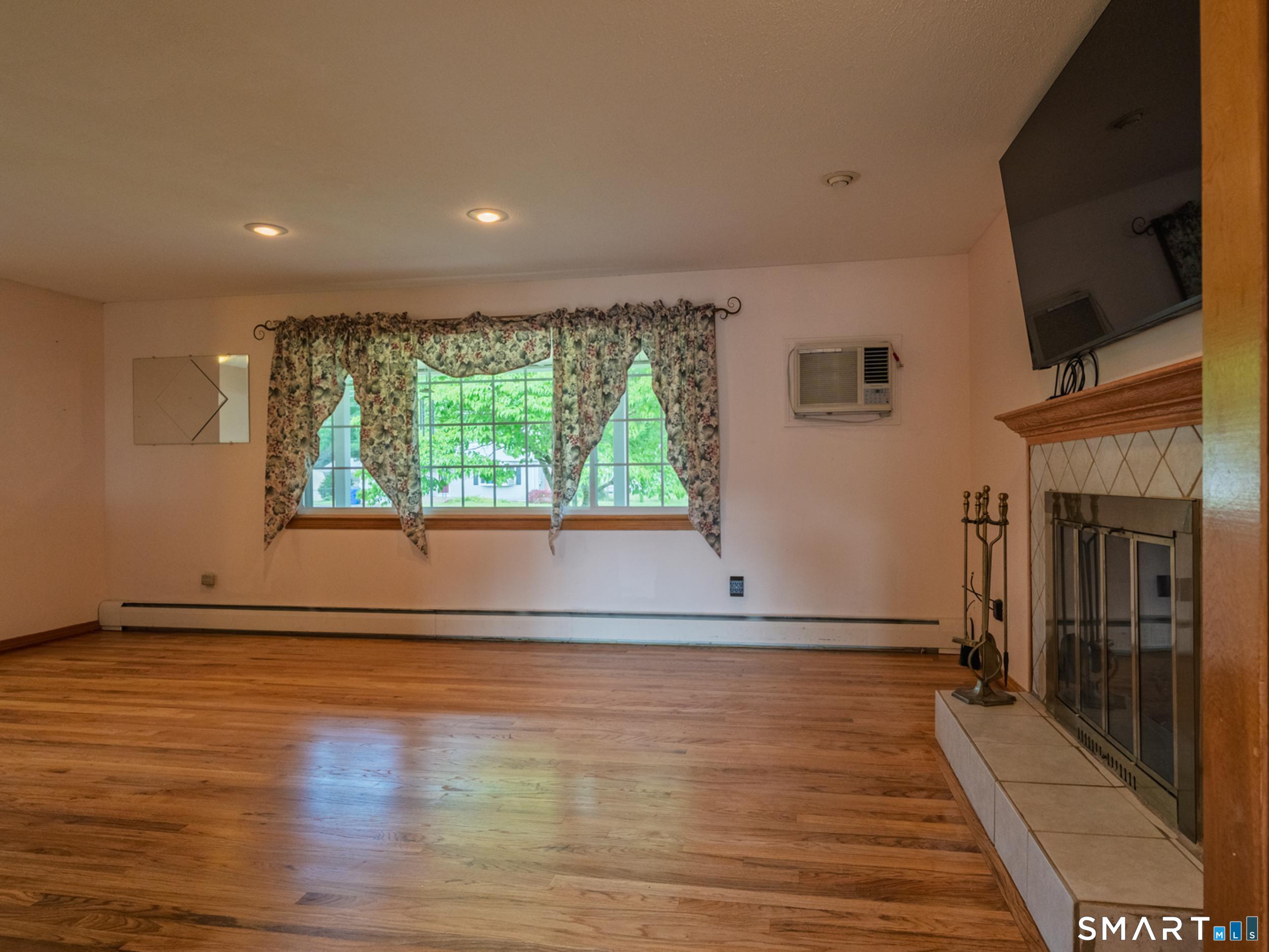 71 Crestwood Trail East Hartford CT 06118