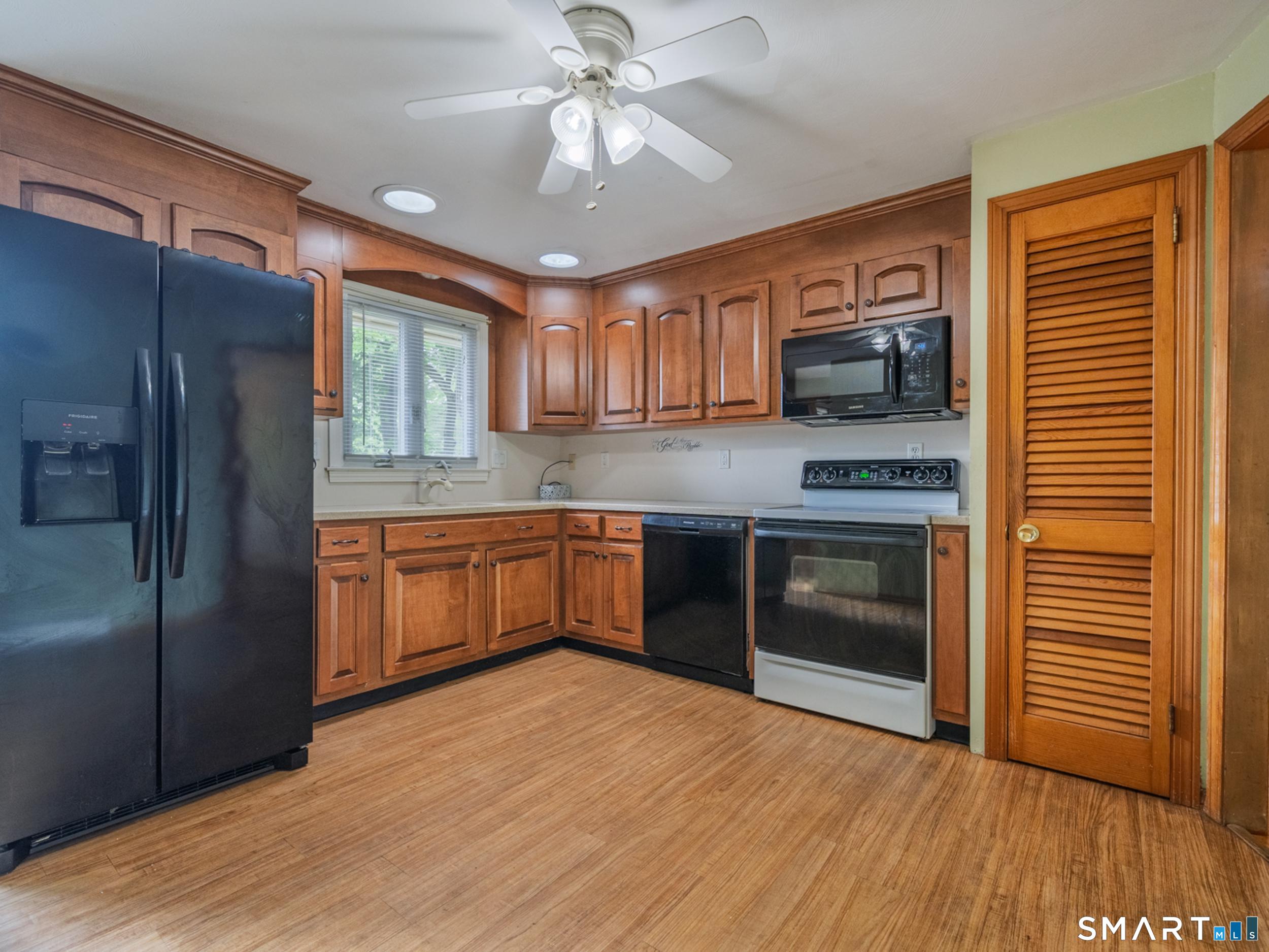 71 Crestwood Trail East Hartford CT 06118