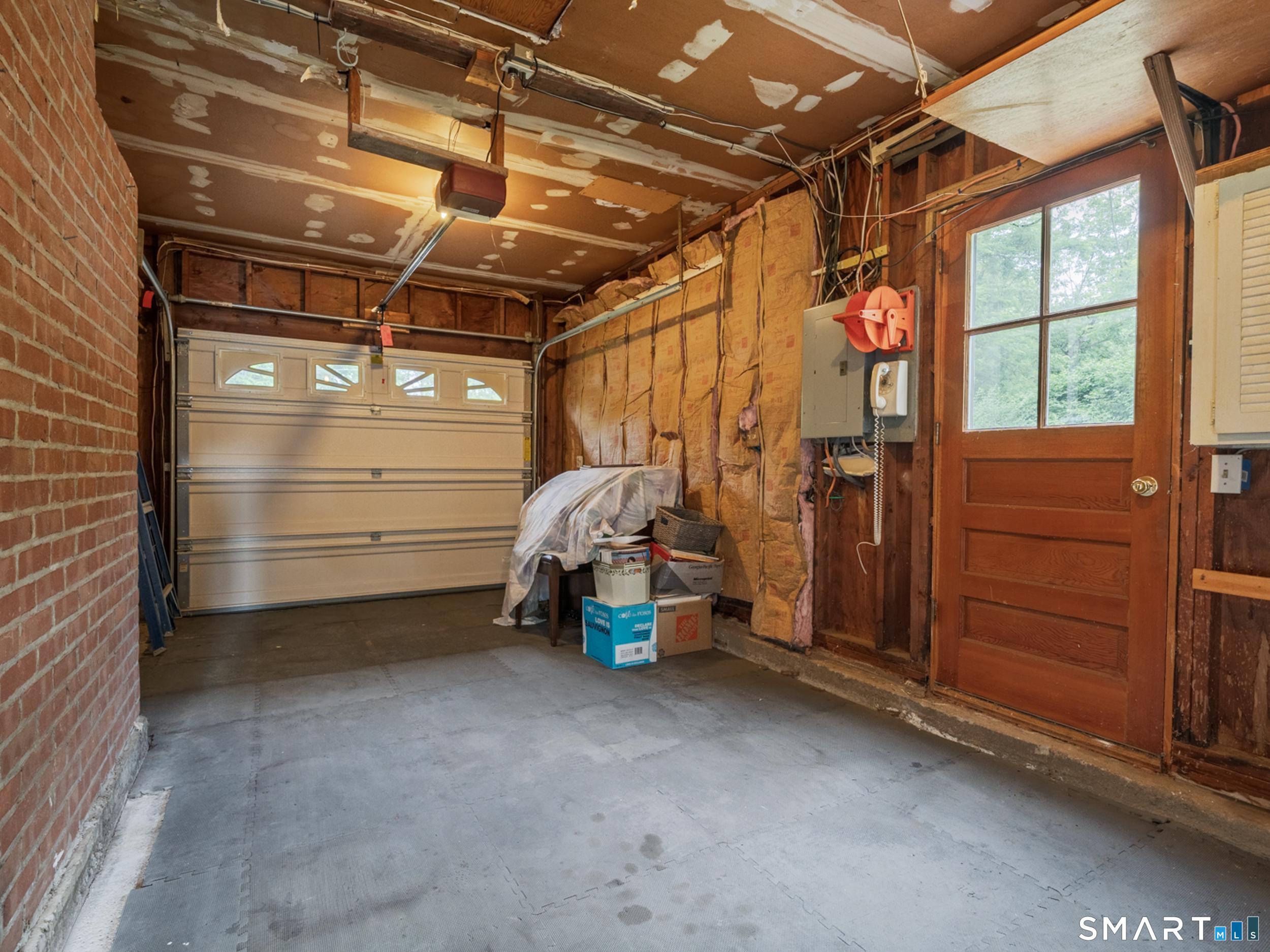 71 Crestwood Trail East Hartford CT 06118