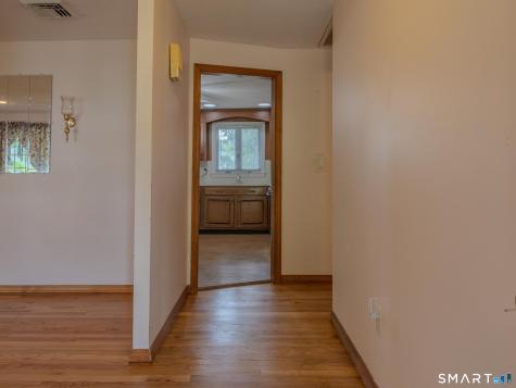 71 Crestwood Trail East Hartford CT 06118