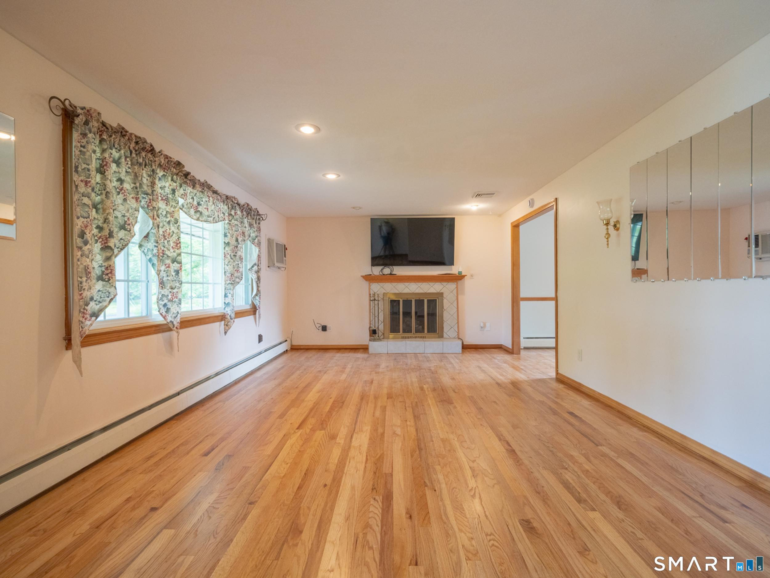 71 Crestwood Trail East Hartford CT 06118