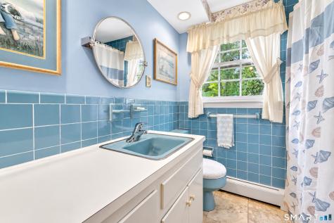 7 Barrett Drive East Lyme CT 06357
