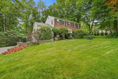 8 Settlers Road Bethel CT 06801