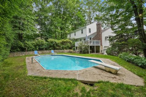 8 Settlers Road Bethel CT 06801