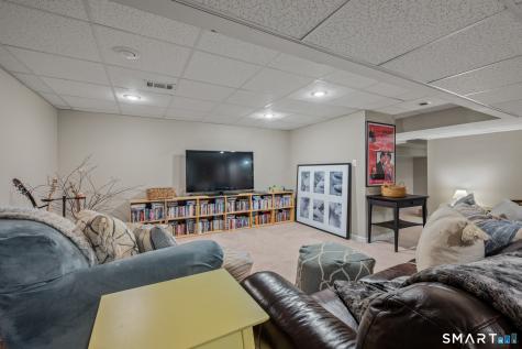 82 Beverly Drive Avon CT 06001