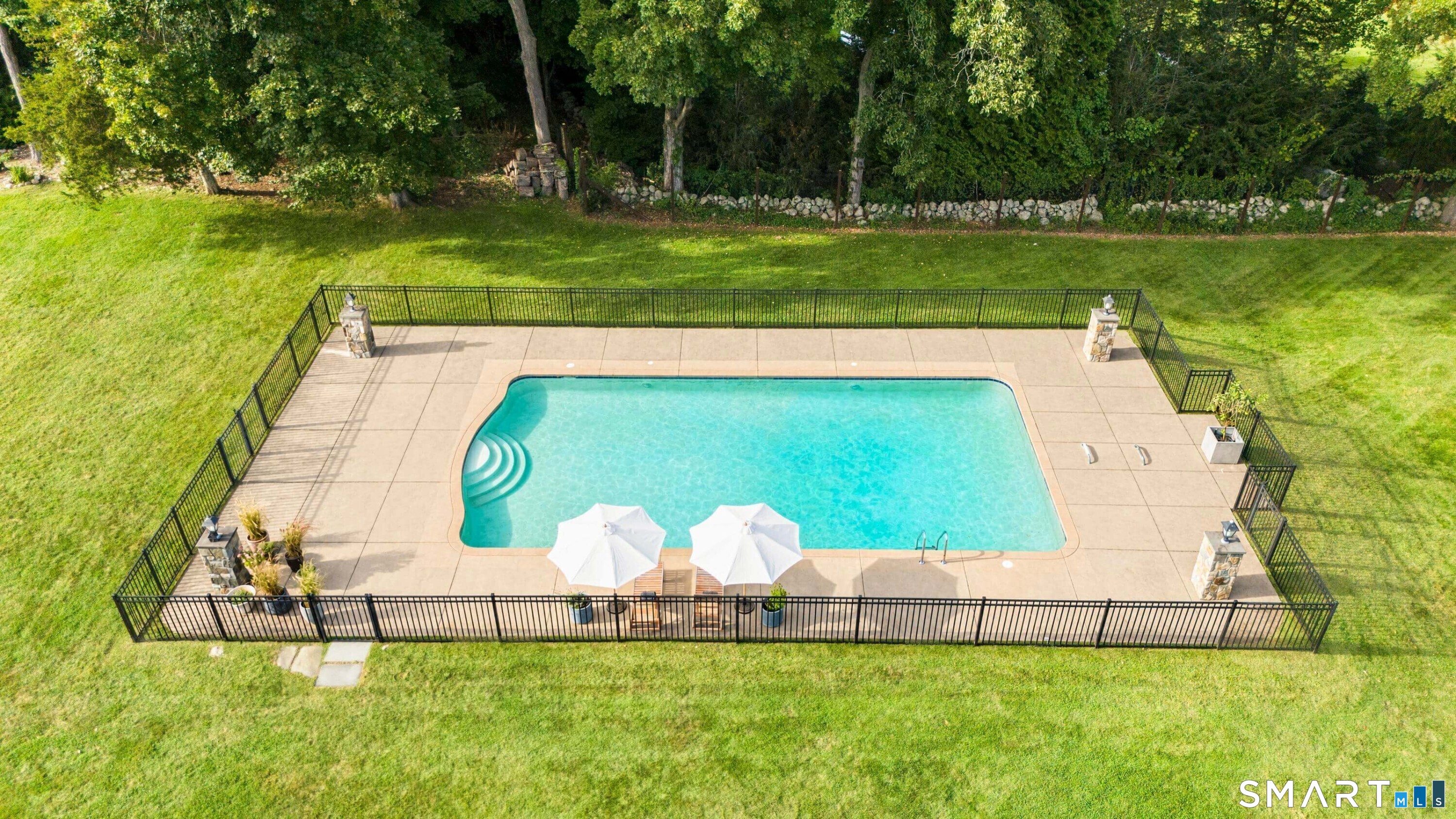78 & 92 Pastures Lane New Canaan CT 06840