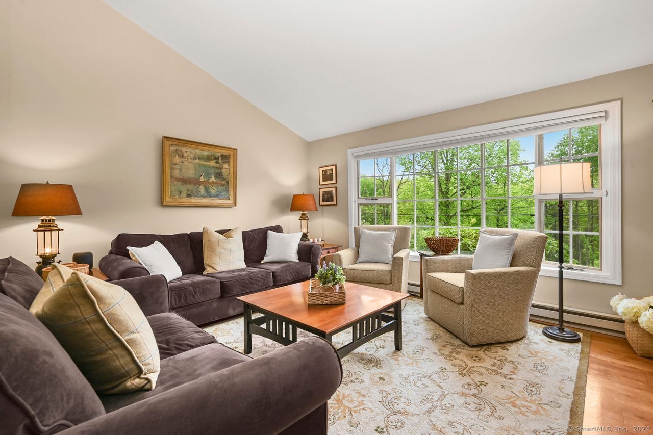 71 Castle Hill Road Newtown CT 06470