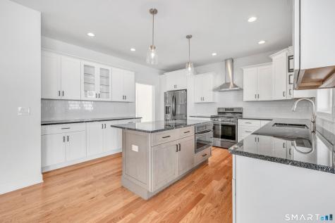 28 Hunting Ridge Road Middlebury CT 06762