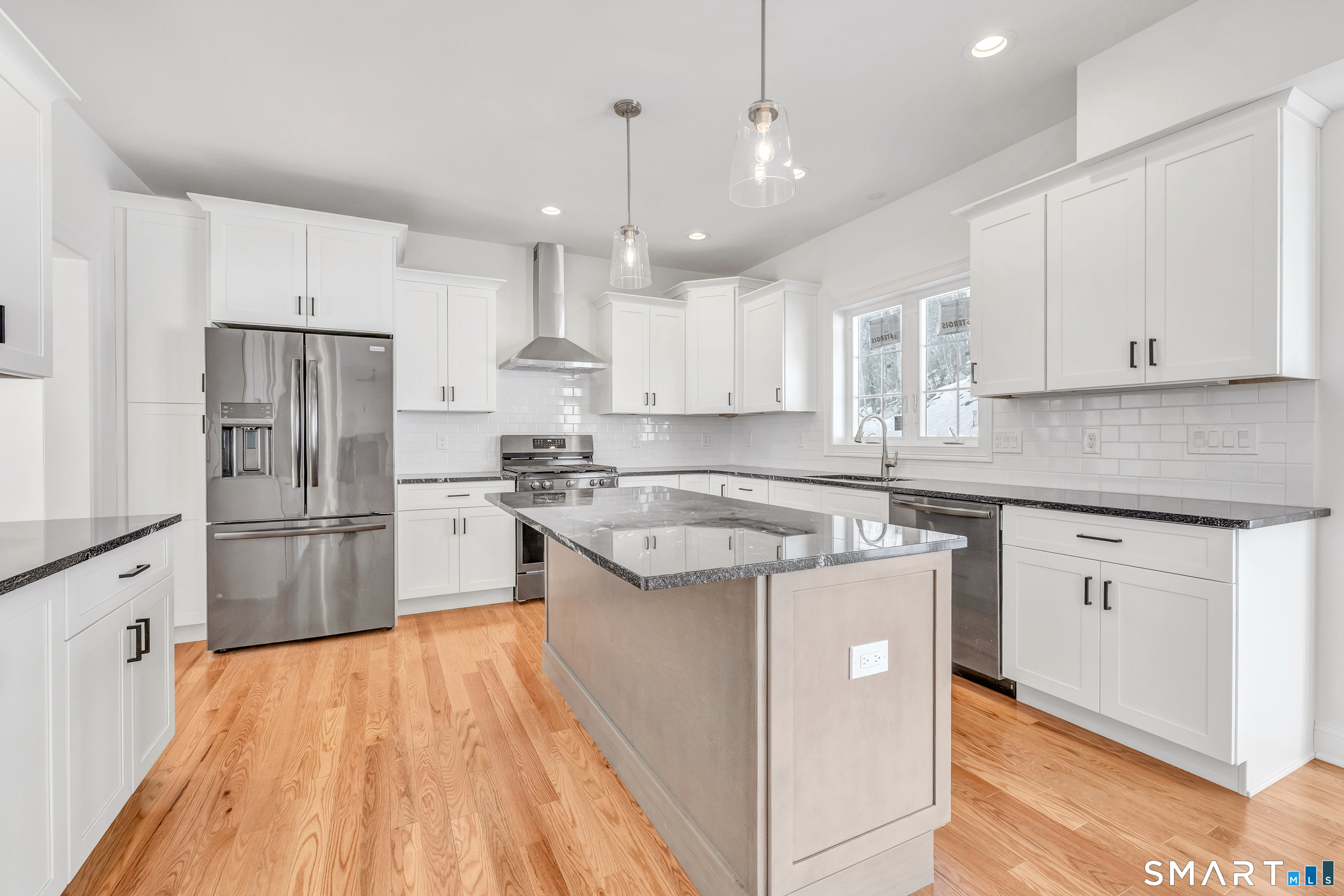 28 Hunting Ridge Road Middlebury CT 06762