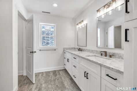 28 Hunting Ridge Road Middlebury CT 06762