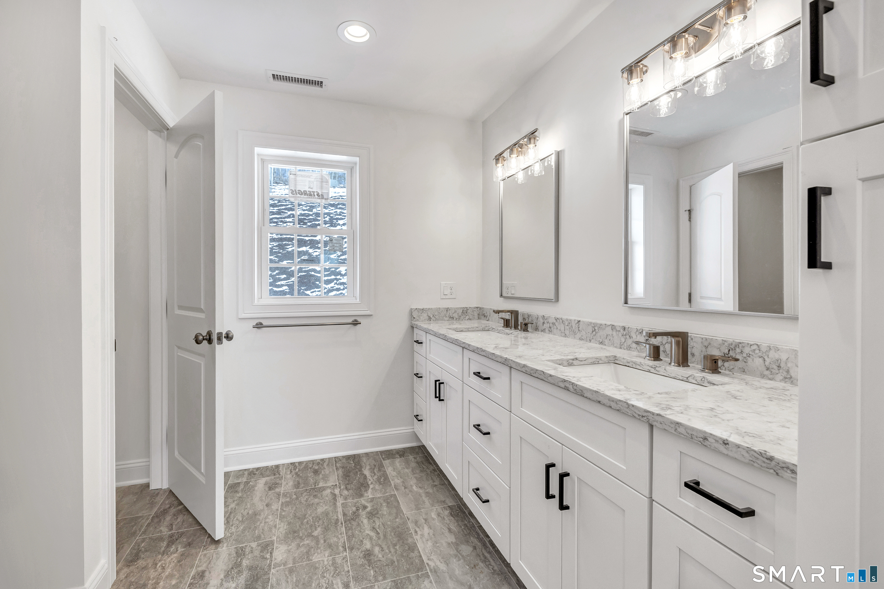 28 Hunting Ridge Road Middlebury CT 06762