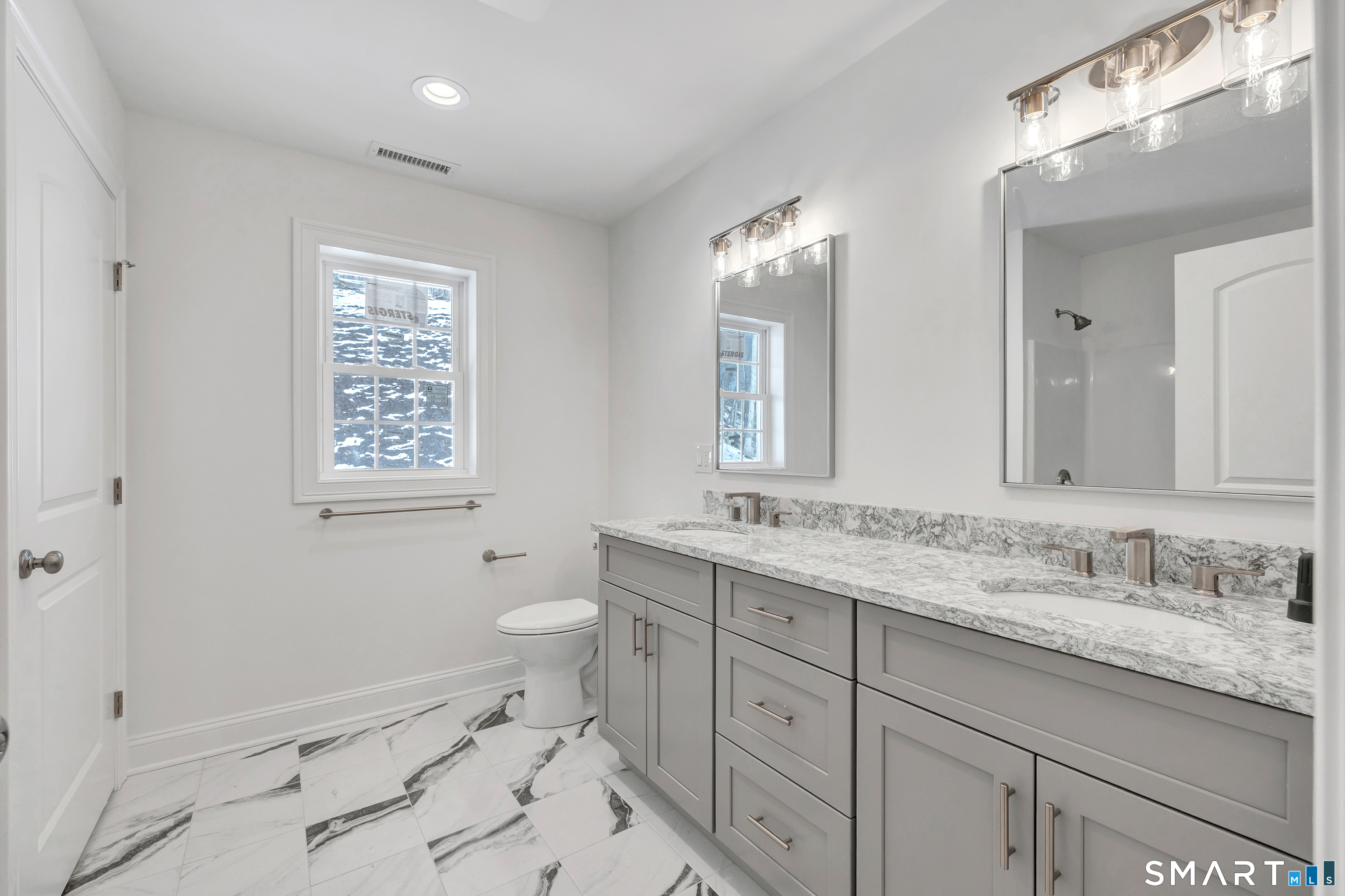 28 Hunting Ridge Road Middlebury CT 06762