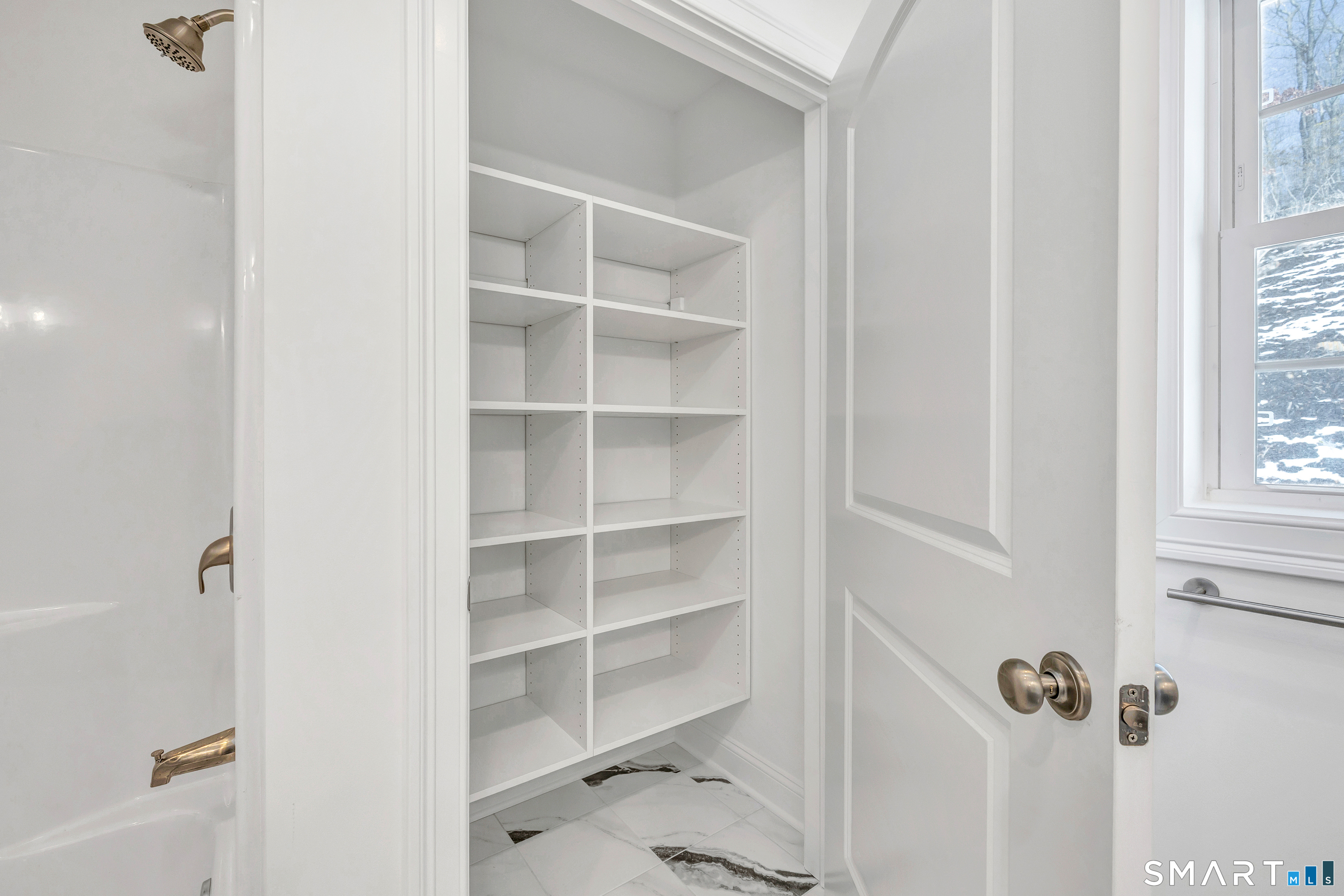 28 Hunting Ridge Road Middlebury CT 06762
