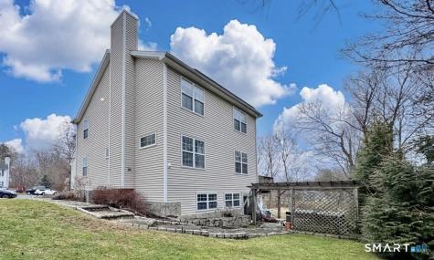 18 Amber Lane Milford CT 06460