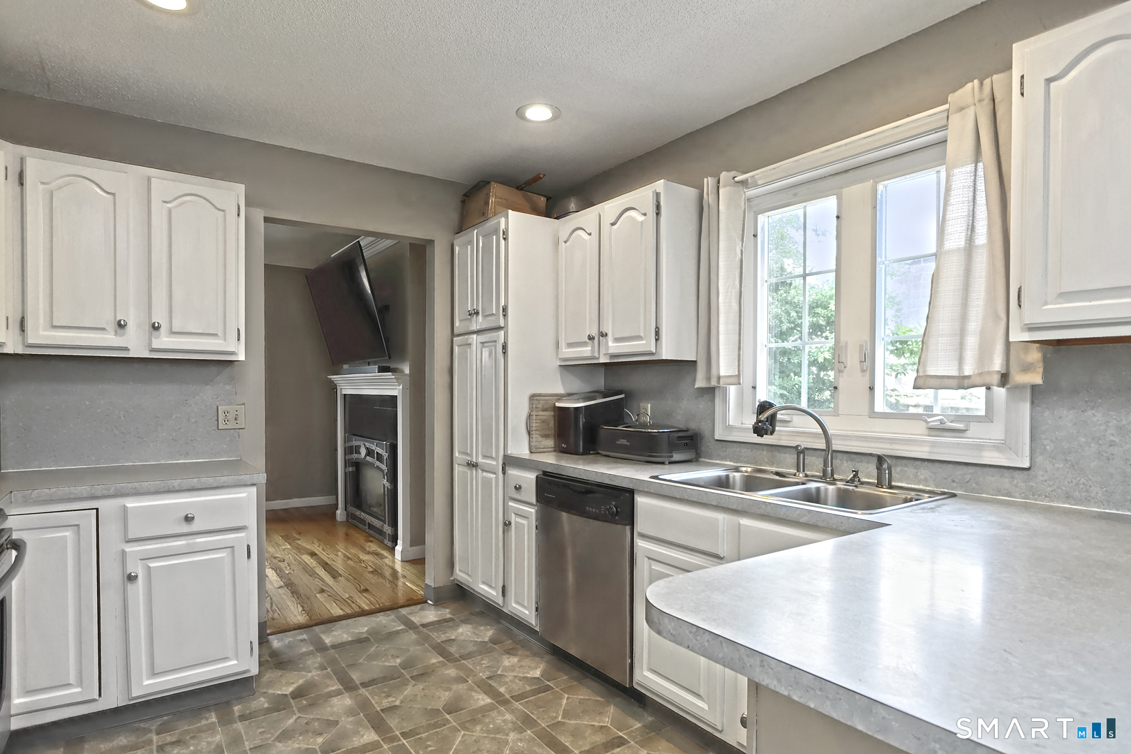 6 Francis Street Waterbury CT 06708