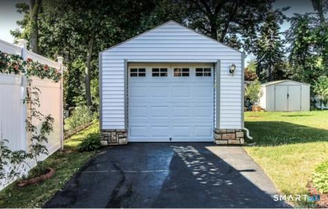 79 Piper Brook Avenue Newington CT 06111