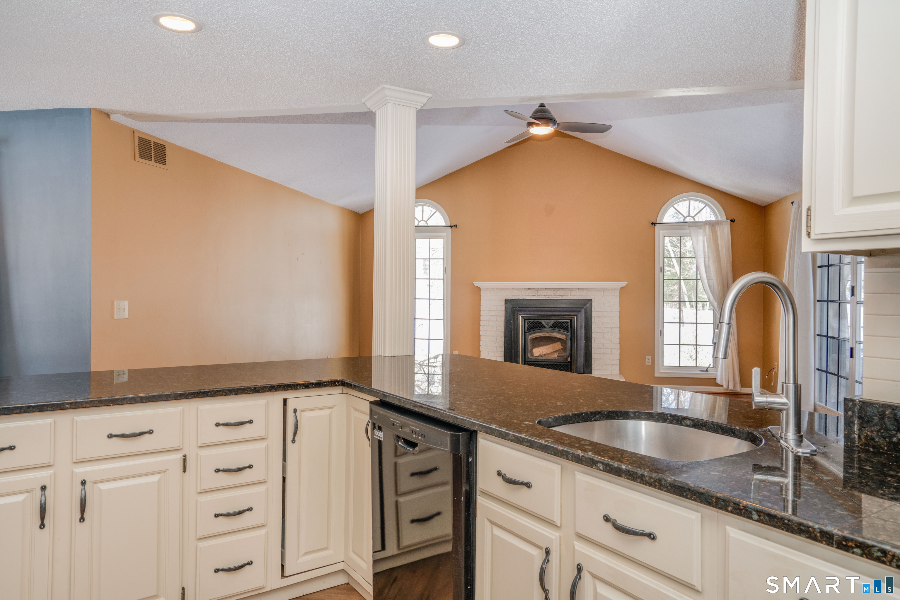 24 Mary Catherine Circle Windsor CT 06095