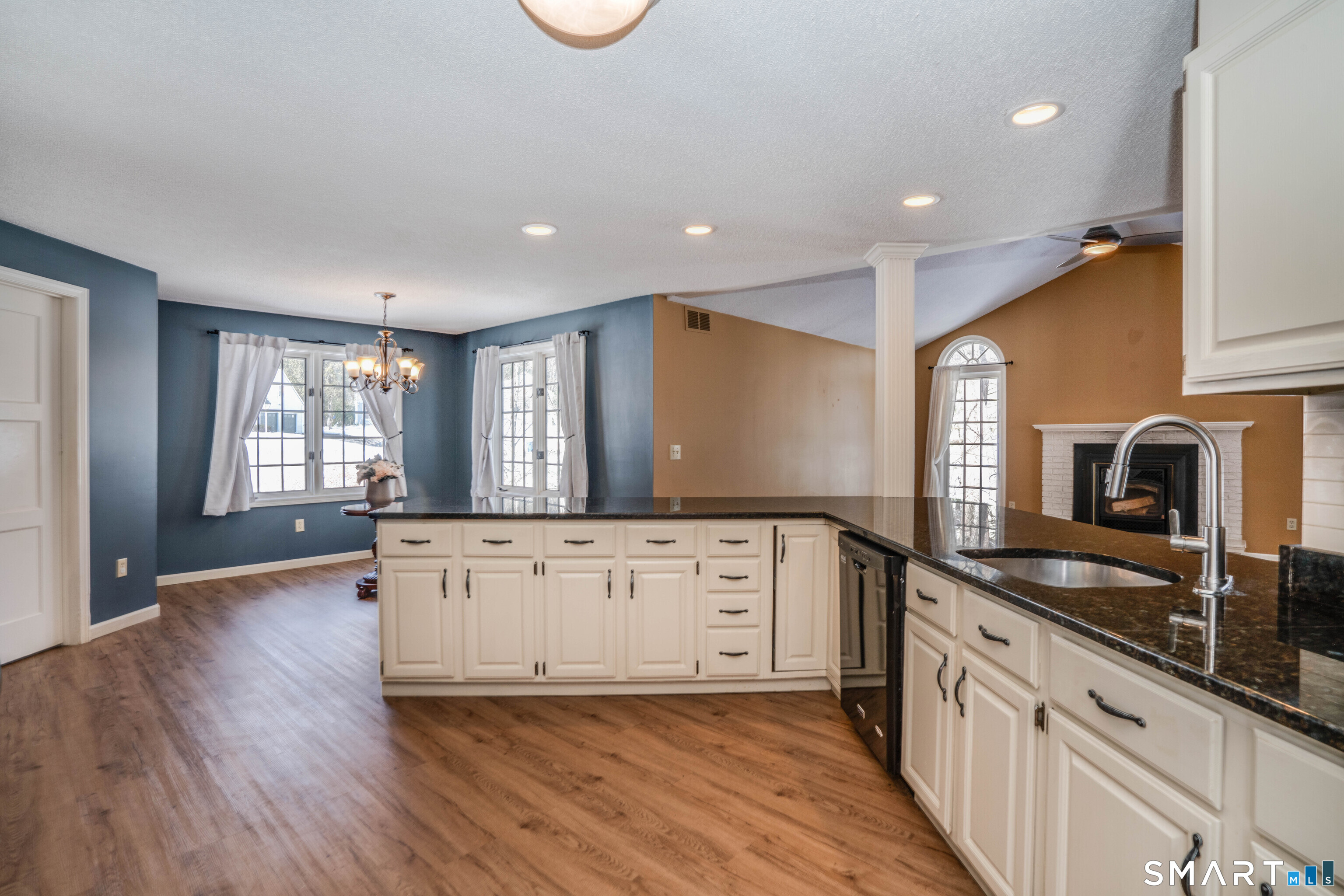 24 Mary Catherine Circle Windsor CT 06095