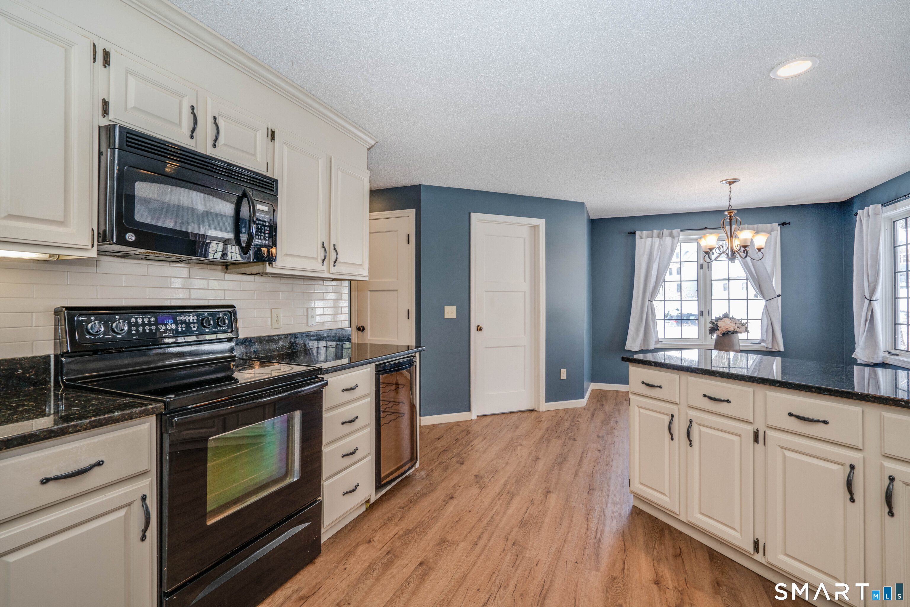 24 Mary Catherine Circle Windsor CT 06095