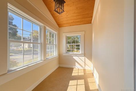 47 Phillips Street New London CT 06320