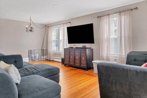 47 Phillips Street New London CT 06320