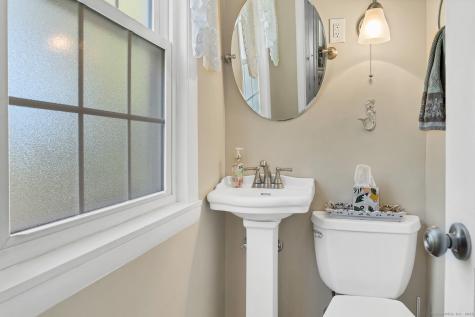 47 Phillips Street New London CT 06320