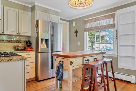 47 Phillips Street New London CT 06320