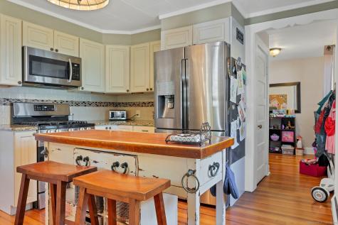 47 Phillips Street New London CT 06320