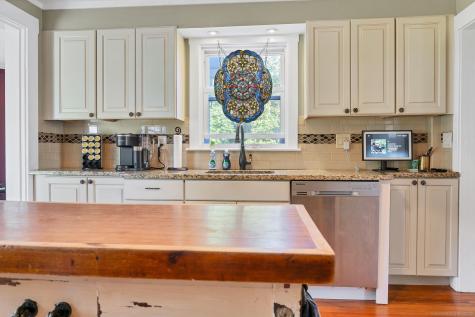 47 Phillips Street New London CT 06320