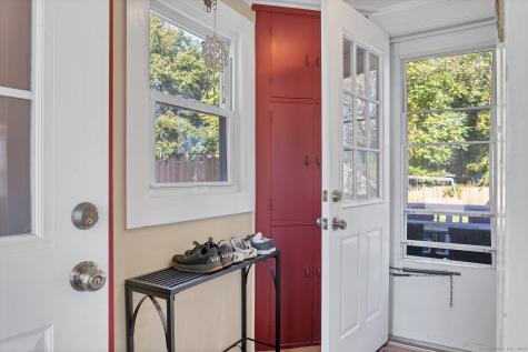 47 Phillips Street New London CT 06320
