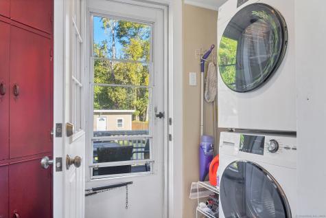 47 Phillips Street New London CT 06320