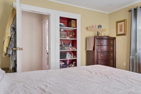 47 Phillips Street New London CT 06320