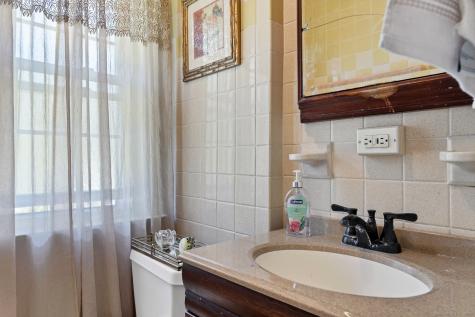 47 Phillips Street New London CT 06320