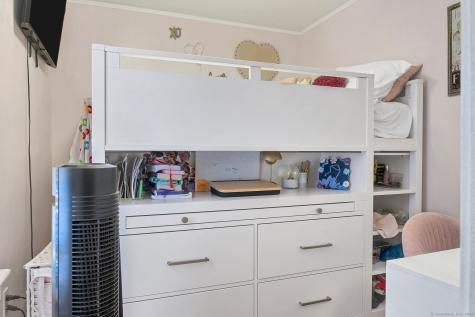 47 Phillips Street New London CT 06320